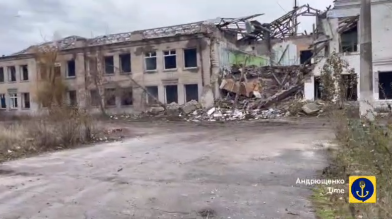"Тепер усе знищено". У мережі показали нові кадри руїн з окупованого Маріуполя